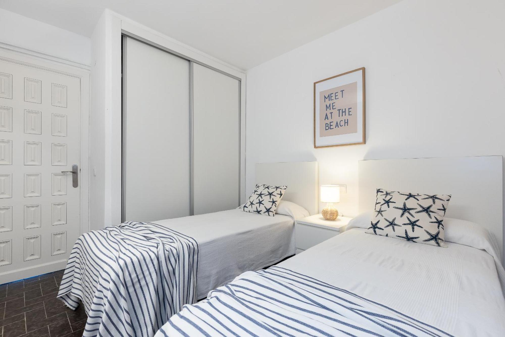 Uhc Dms Family Apartments 캠브릴스 객실 사진
